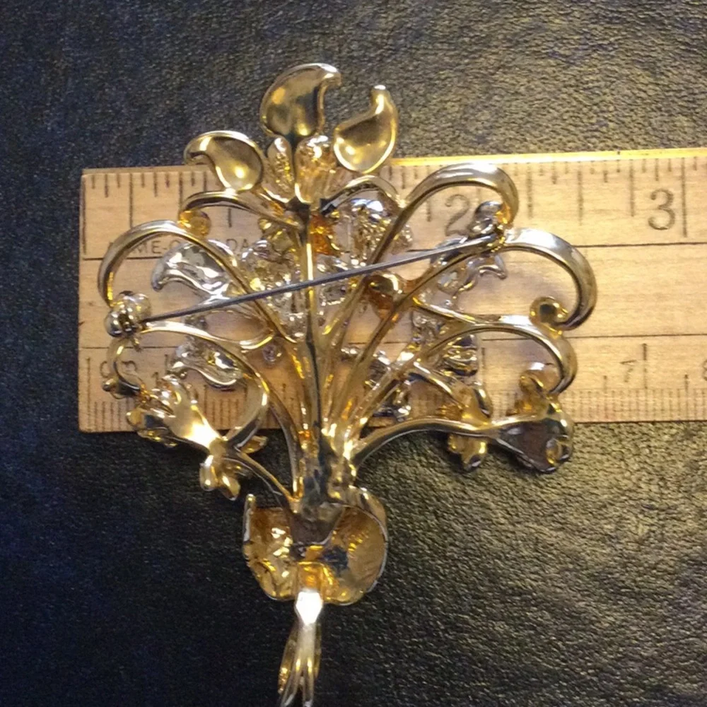 Bouquet brooch ** 3 for $15 - Picture 4 of 5
